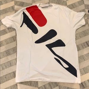 White fila t shirt